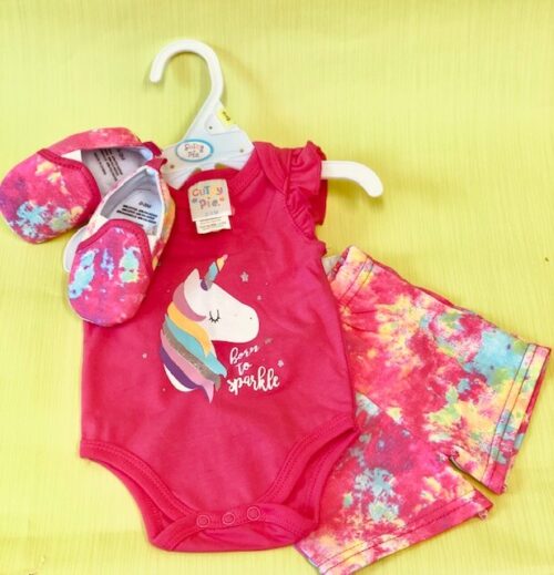 Girls outfit with unicorn pattern