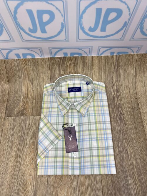 Carabou short sleeve checked shirt. Sizes medium to 2XL.